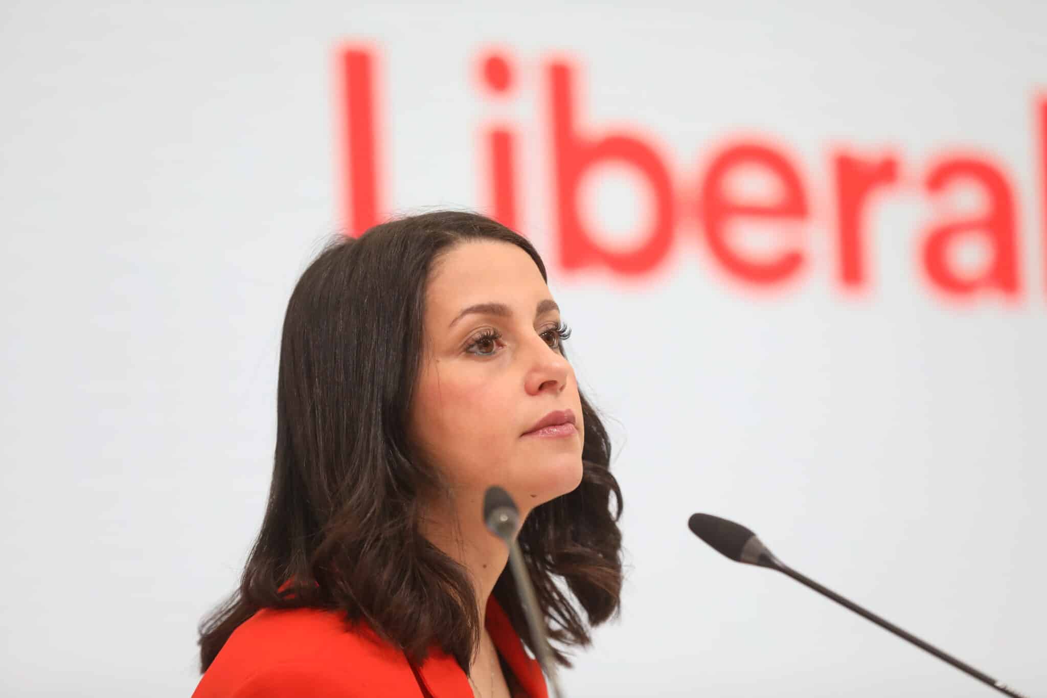 La líder de Cs, Inés Arrimadas, comparece tras una reunión del Ejecutivo de Ciudadanos.