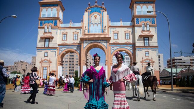 Inés Arrimadas y Begoña Villacís, en la Feria de Sevilla.