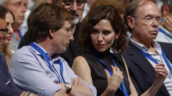 Ayuso mantiene a su 'partner' Almeida en la dirección del PP de Madrid