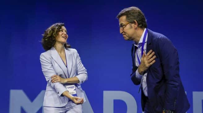 La presidenta del PP de Madrid, Isabel Díaz Ayuso, y el presidente del PP nacional, Alberto Núñez Feijóo, durante el XVII Congreso Autonómico del PP de Madrid. La presidenta del PP de Madrid, Isabel Díaz Ayuso, y el presidente del PP nacional, Alberto Núñez Feijóo, durante el XVII Congreso Autonómico del PP de Madrid.