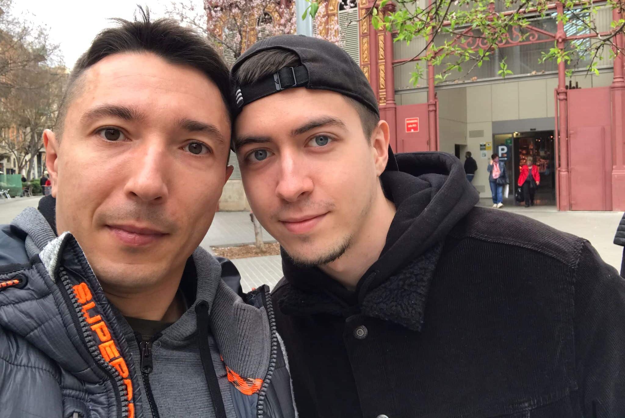 Anton y Andrey, la historia de amor gay que desafía desde Barcelona las trincheras de la guerra en Ucrania Anton y Andrey, la historia de amor gay que desafía desde Barcelona las trincheras de la guerra en Ucrania