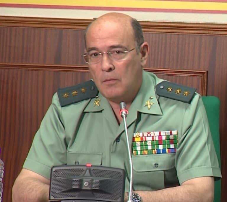 El camino casi imposible para que Pérez de los Cobos llegue a general de la Guardia Civil