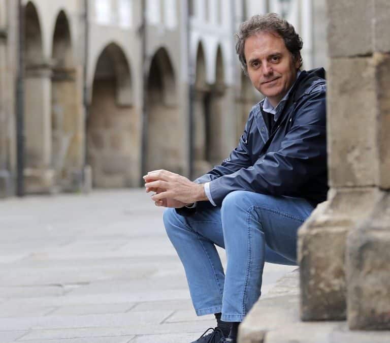 Muere a los 51 años el escritor Domingo Villar