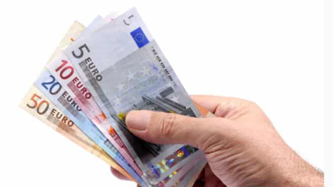 efectivo (1) Dinero en efectivo