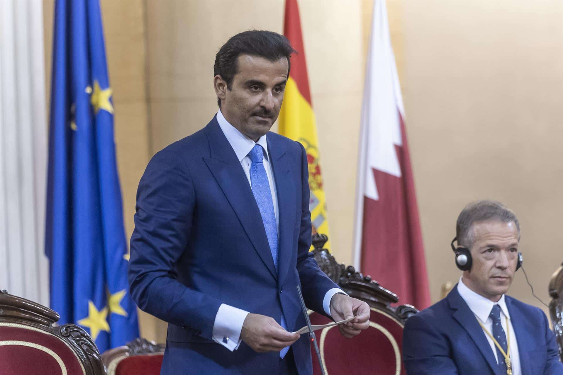 El emir de Qatar interviene en el Senado.