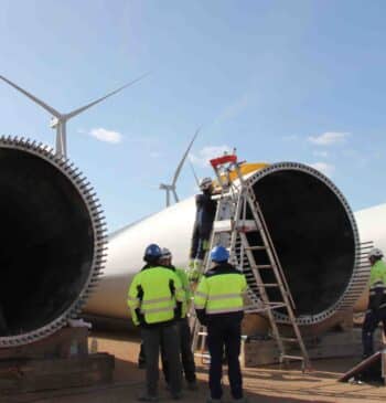 El viento se queda sin mano de obra: la industria eólica necesita [...]