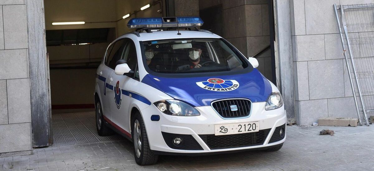 Un coche patrulla de la Ertzaintza.