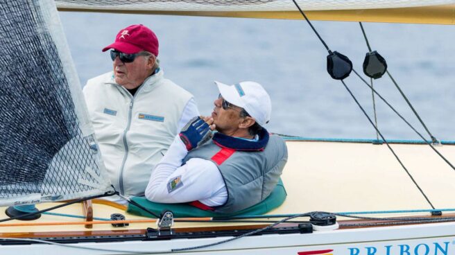 Pedro Campos y don Juan Carlos. (EFE)