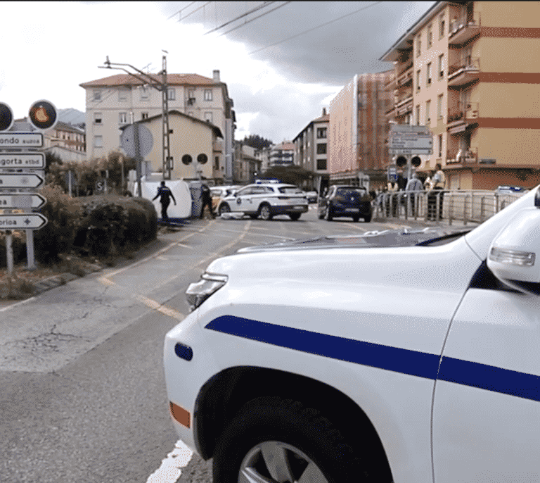 Fallece una menor arrollada por un tren en un paso a nivel en Vizcaya