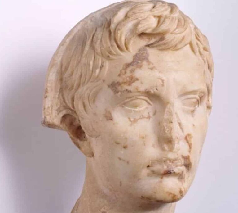 La cabeza de Augusto, de Pollentia, llega al Museo de Mallorca