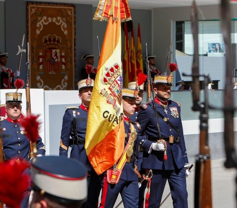 Las mejores imágenes del Día de las Fuerzas Armadas en Huesca