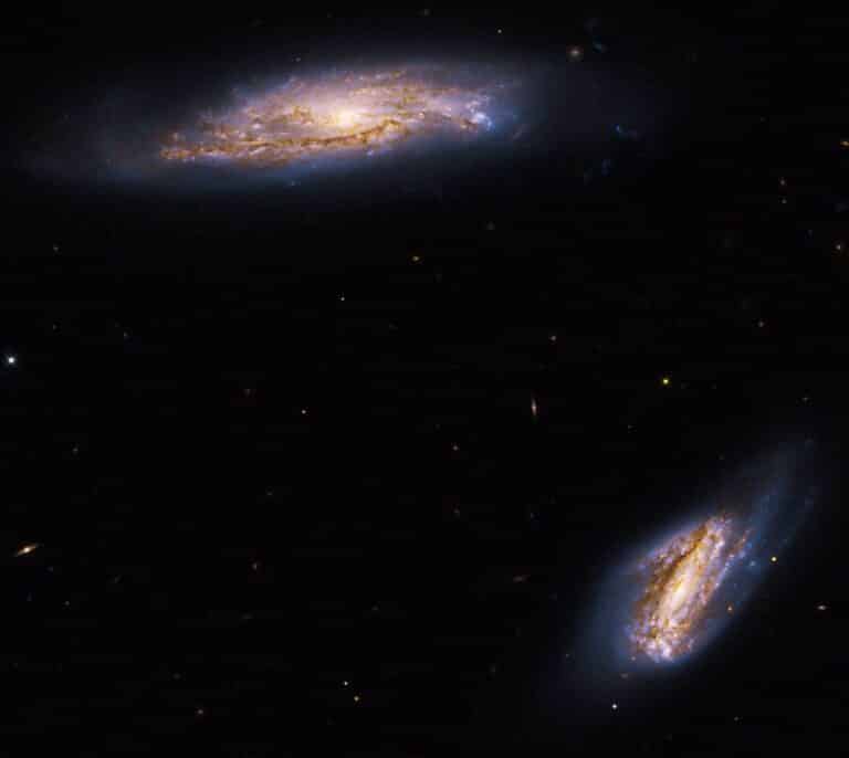 Un telescopio captura dos espirales formadoras de estrellas