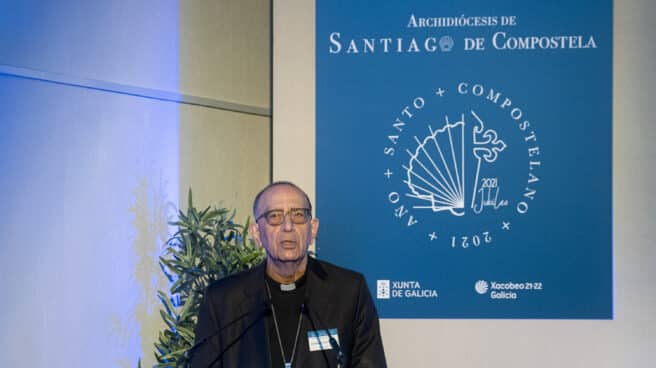 Omella afirma que las iglesias deben ser "inclusivas" y aceptar símbolos independentistas El presidente de la Conferencia Episcopal, cardenal Juan José Omella