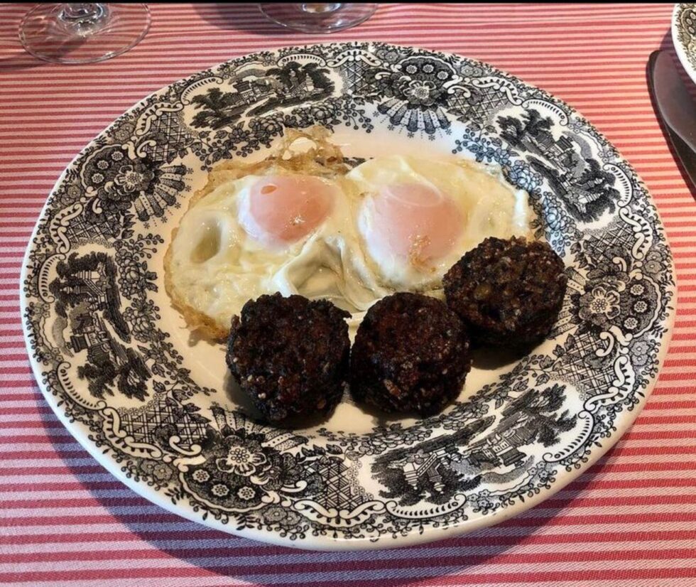 Huevos con morcilla de Burgos del restaurante Landa