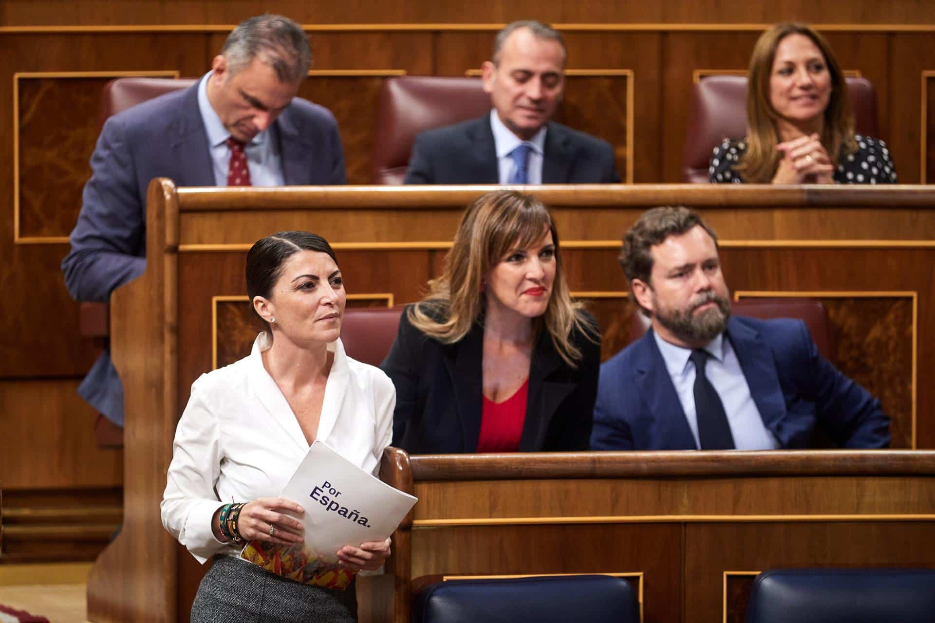 Macarena Olona, en un pleno de control al Gobierno.