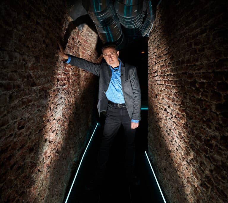 Manolo García: “Los políticos actúan demasiado como estrellas de rock”