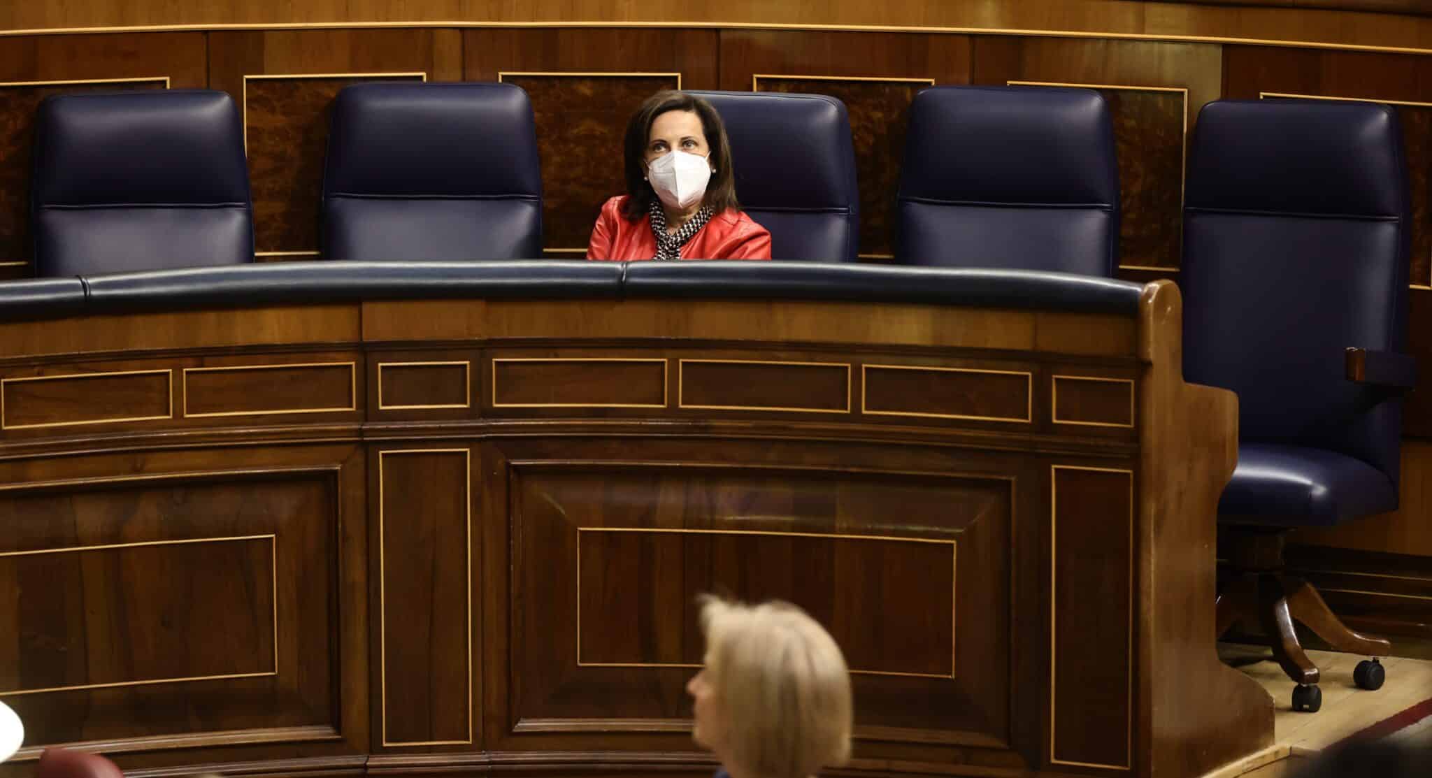 La ministra de Defensa, Margarita Robles, en la última sesión de control, en el Congreso de los Diputados.