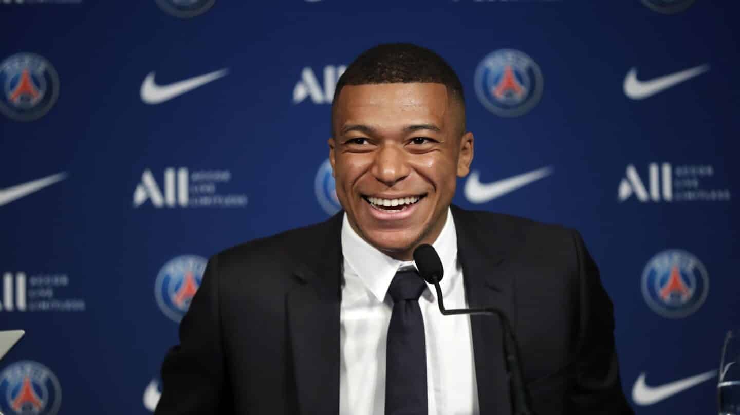 Kylian Mbappé, durante su rueda de prensa del lunes en París