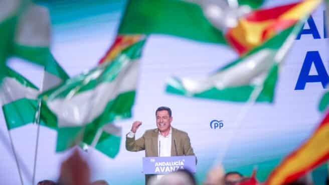 El presidente del PP-A y candidato a la reelección como presidente de la Junta de Andalucía, Juanma Moreno, en la clausura del acto público a 29 de mayo del 2022 en Sevilla. El presidente del PP-A y candidato a la reelección como presidente de la Junta de Andalucía, Juanma Moreno, en la clausura del acto público a 29 de mayo del 2022 en Sevilla.