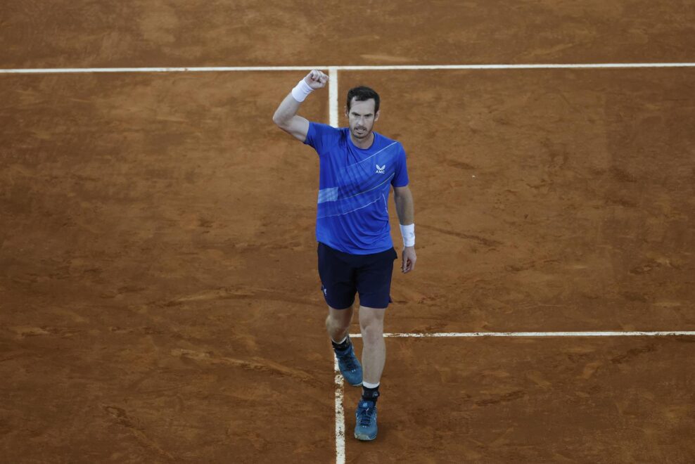 Andy Murray en la pista de tenis tras ganar una ronda en Madrid