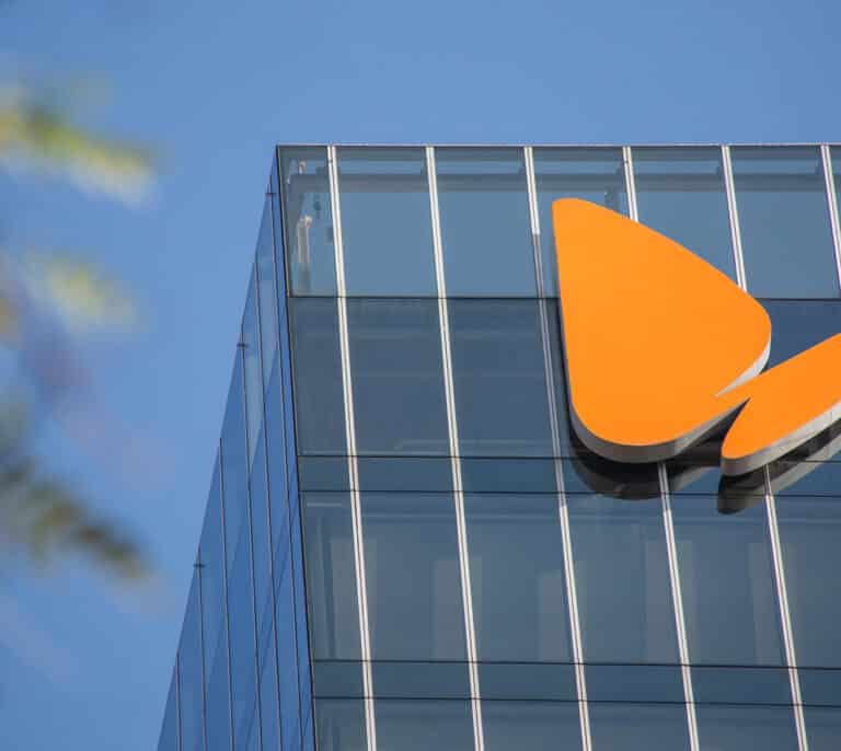 Naturgy eleva su beneficio un 88% durante el primer semestre por encima de los 1.000 millones