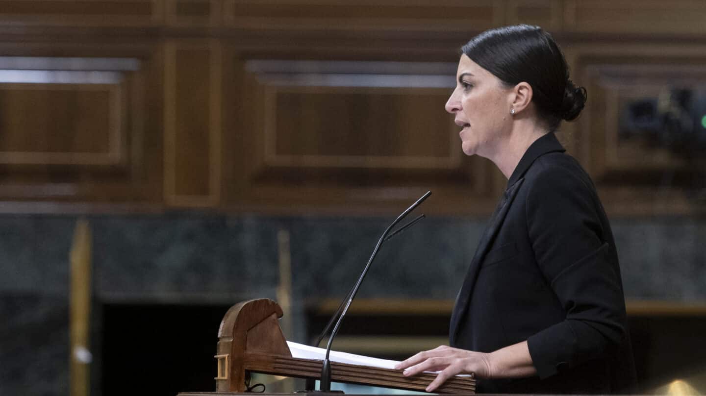 La exdiputada de Vox, Macarena Olona, durante una intervención en un pleno del Congreso de los Diputados