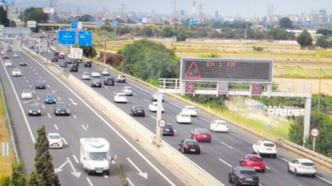Mueren dos jóvenes al caer su coche por un desnivel en Tarragona Tráfico
