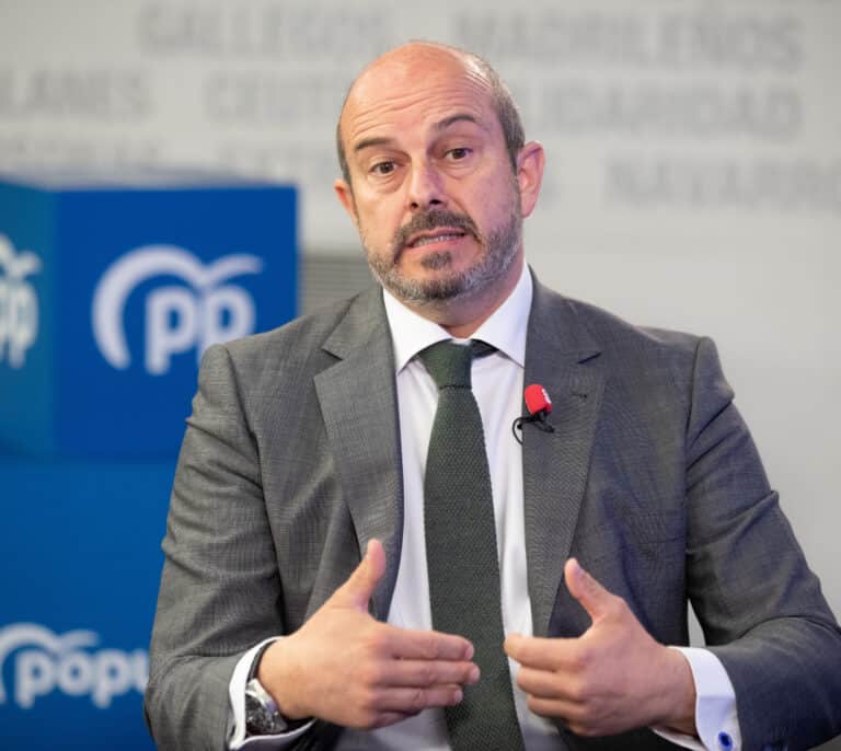 El PP respaldará el impuesto a las energéticas si el Gobierno deja fuera a los bancos
