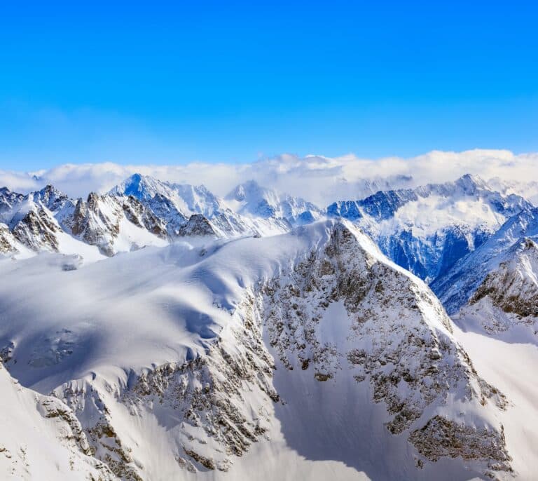 Fallecen dos alpinistas, un español y una francesa, tras un desprendimiento de hielo