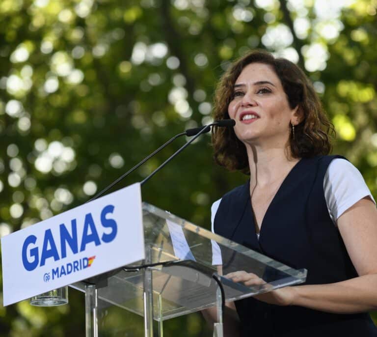 Ayuso critica que Bildu acceda a los secretos de Estado: "No hay que pactar con quien ha matado"