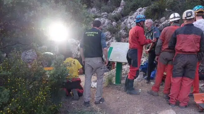Rescate de película de una espeleóloga herida en una cueva de Almería