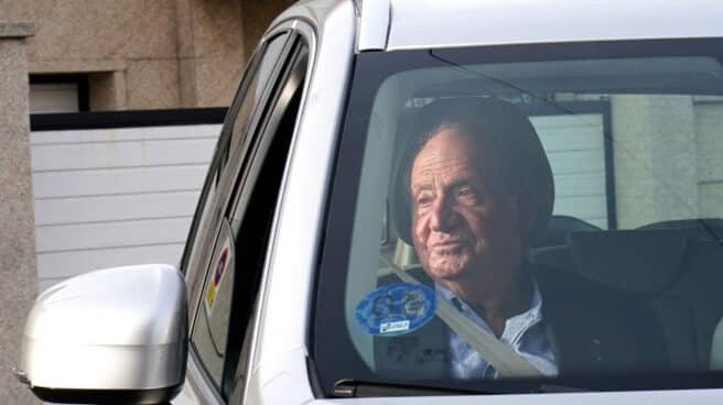 El Rey emérito Juan Carlos I a su llegada a la vivienda de su amigo, Pedro Campos, en Sanxenxo El Rey emérito Juan Carlos I a su llegada a la vivienda de su amigo, Pedro Campos, en Sanxenxo