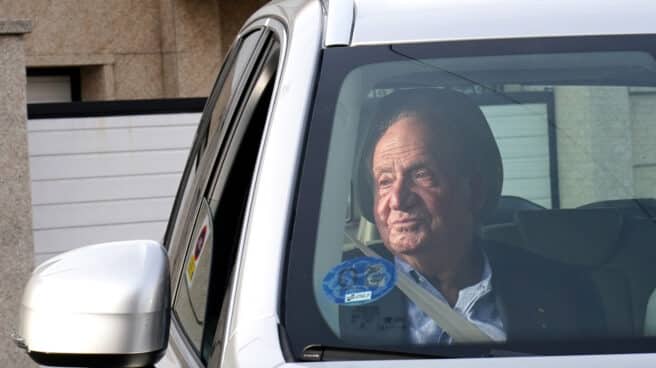 El Rey emérito Juan Carlos I a su llegada a la vivienda de su amigo, Pedro Campos, en Sanxenxo