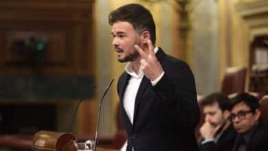 Rufián tacha de "miserable" la protesta durante el homenaje a las víctimas del 17-A