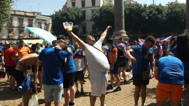 Un hincha escocés del Rangers, en Sevilla antes de la final de la Europa League.