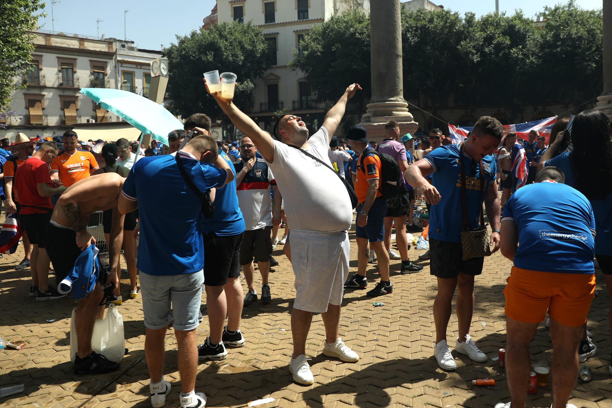 Un hincha escocés del Rangers, en Sevilla antes de la final de la Europa League.