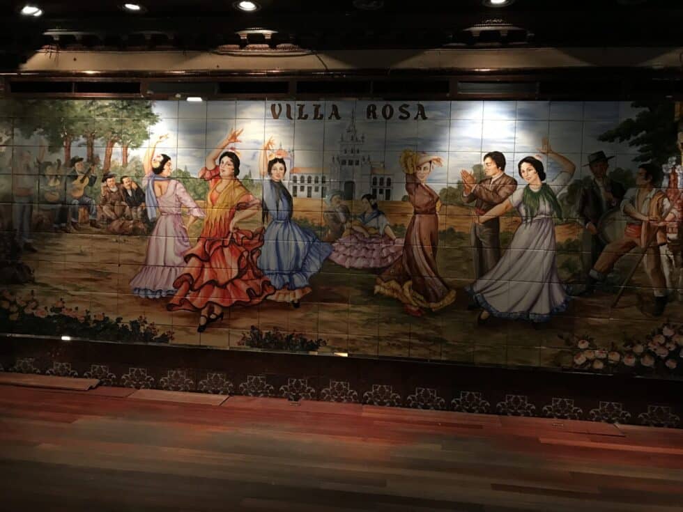 Azulejos sobre el tablao del Villa-Rosa