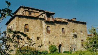 Venden por 249.000 euros la casa de Calderón de la Barca en Cantabria