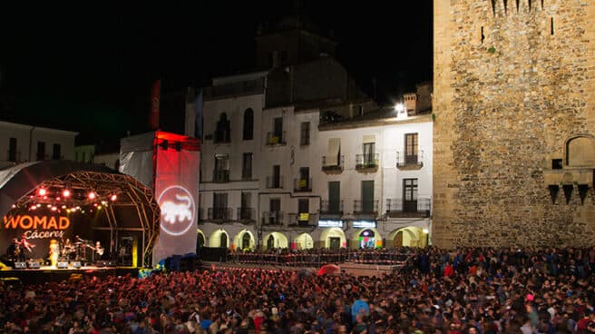 La Plaza Mayor de Cáceres, abarrotada en el Womad.