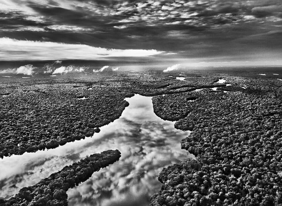 ©Sebastião Salgado, El río Negro, afluente del Amazonas (Brasil), 2009