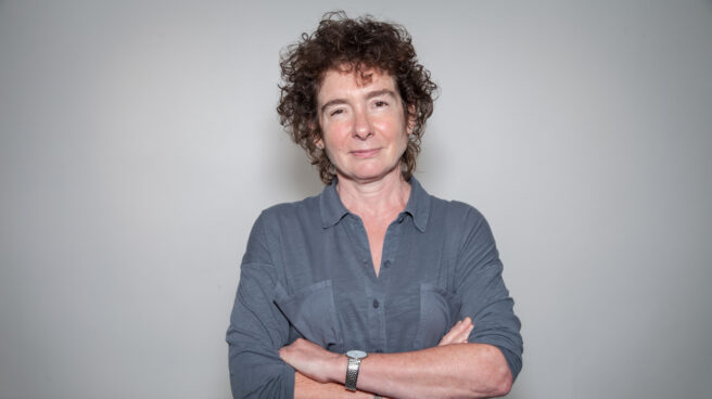 Jeanette Winterson: "Acabaremos casándonos con robots, como quien se casa con su muñeca sexual"