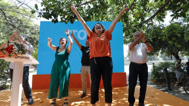 Compromís cierra filas con Mónica Oltra: "Si tocan a una nos tocan a todos"