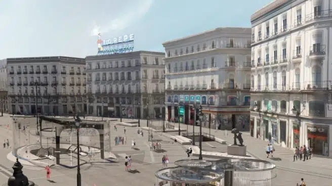 De muralla a epicentro de protestas: así ha cambiado la Puerta del Sol