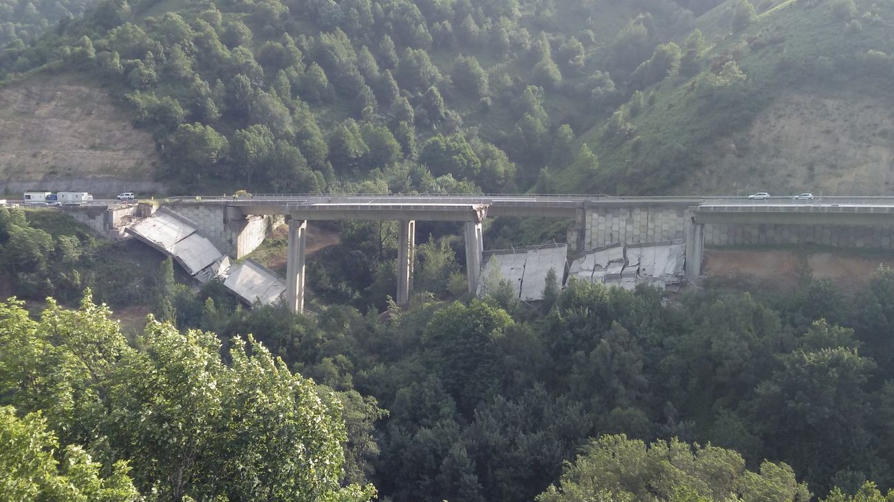 Viaducto A-6 a la altura de Vega de Valcarce