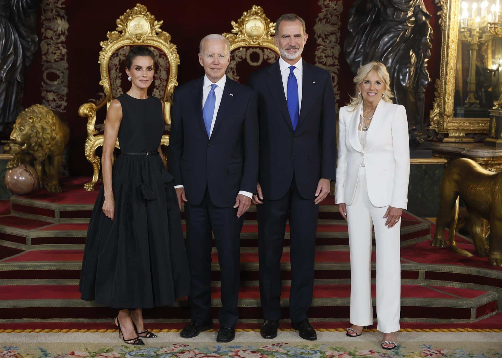 Los Reyes con Joe Biden y Jill Biden en la cena de gala en la Cumbre de la OTAN