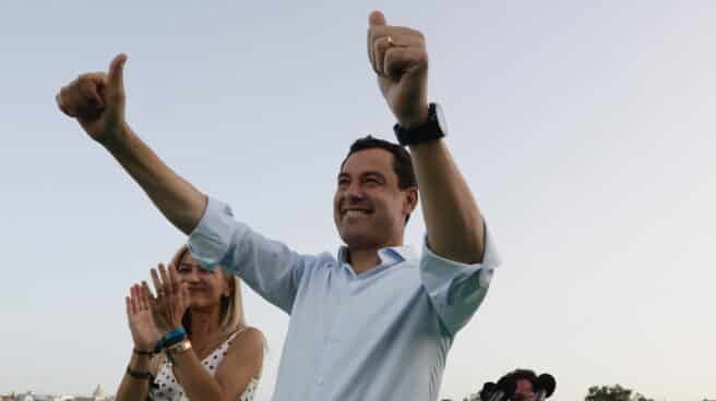 Moreno cierra de campaña en Sevilla Juanma Moreno y Patricia del Pozo, en el acto de cierre de campaña en Sevilla.