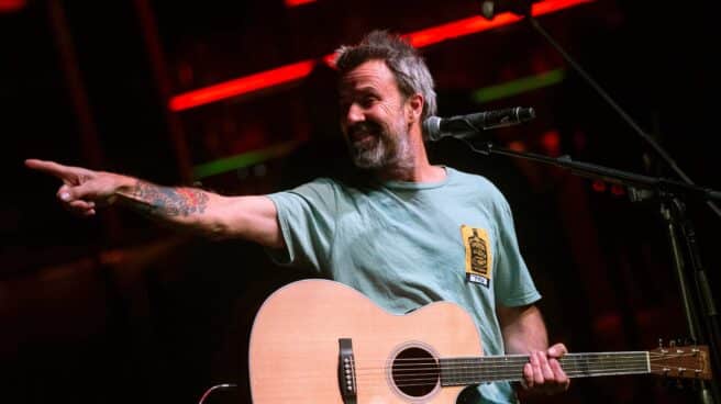 Uge, guitarrista de Extremoduro, lanza una canción inédita con Pau Donés Pau Donés