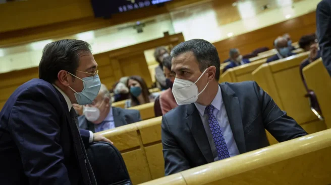 José Manuel Albares y Pedro Sánchez. José Manuel Albares y Pedro Sánchez.