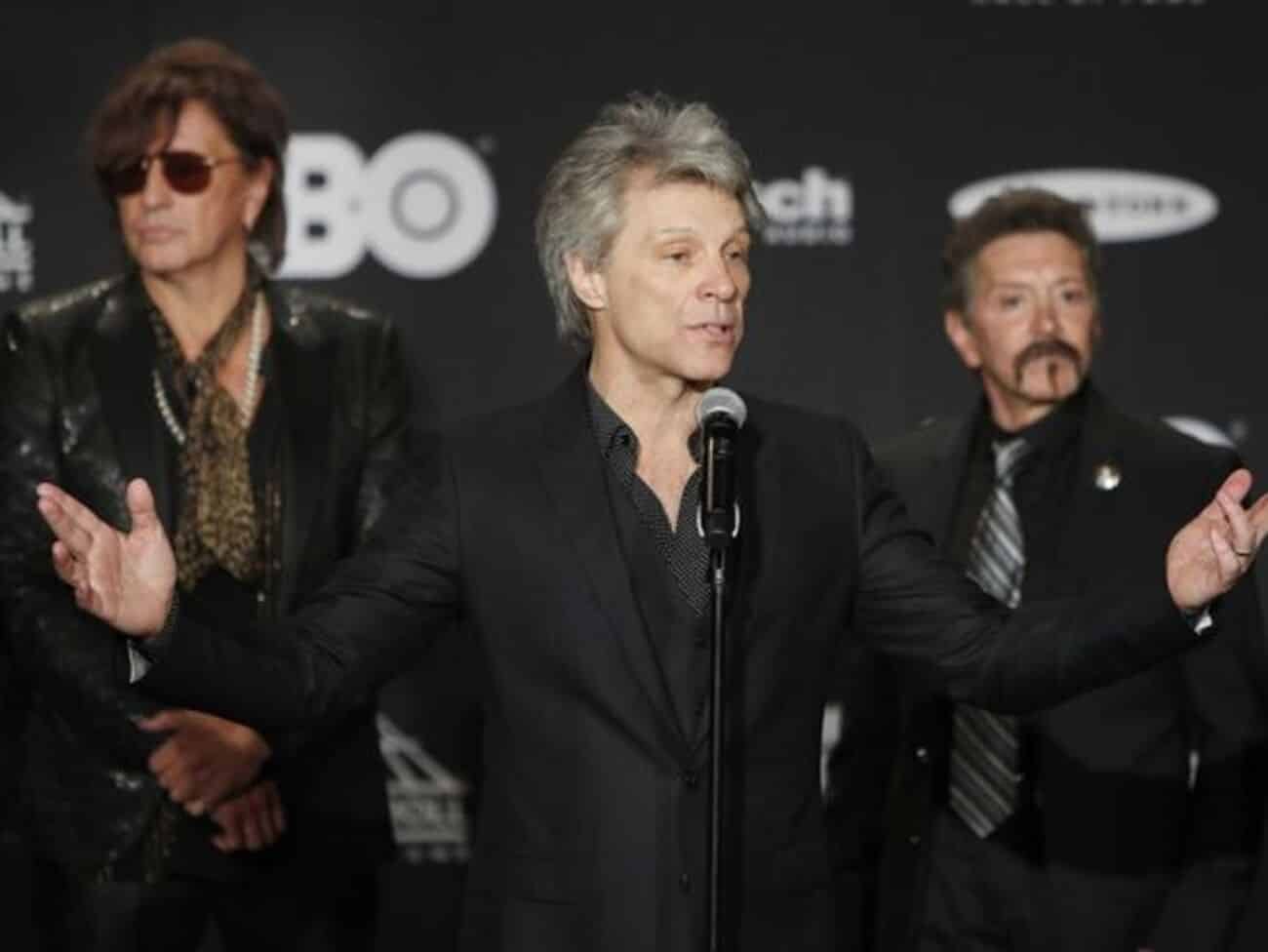 Alec John Such, a la derecha de Jon Bon Jovi y Richie Sambora (izquierda), en 2018