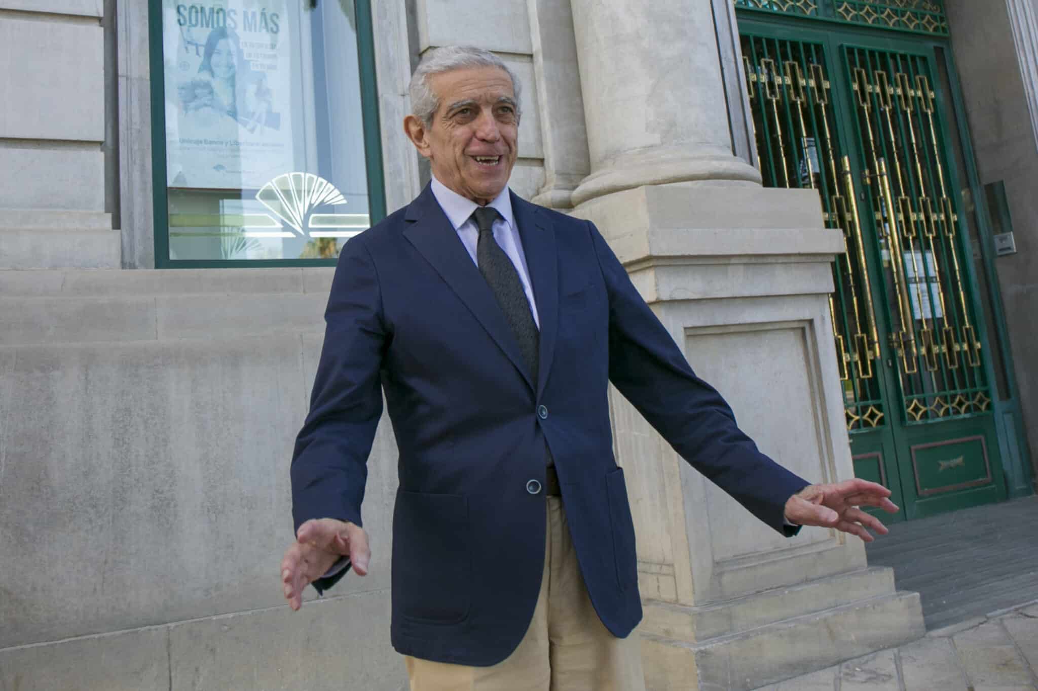 El presidente saliente Braulio Medel, tras la reunión del patronato de la Fundación Unicaja este martes